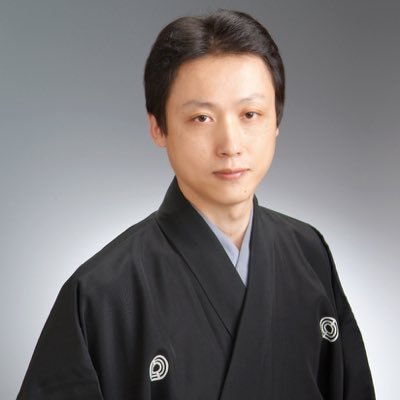 1967年生。シテ方宝生流能楽師。重要無形文化財総合指定保持者。東京を中心に大阪(柏原)、京都(五条烏丸)、名古屋(伏見)、鳥取、松江に稽古場を持ち活動しております。詳しくは、崇寶会でインターネットにて検索してくださいませ。