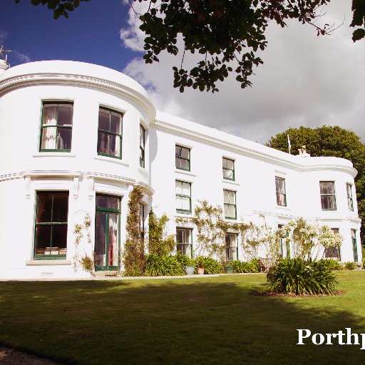If you have ever dreamed of staying
in the house by the sea in the romantic comedy
film