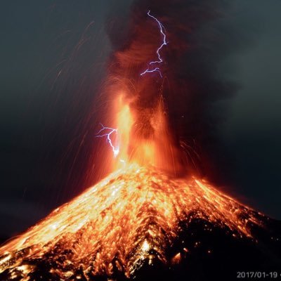 Volcán de Fuego de Colima. 🚦Amarillo.