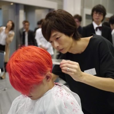 EARTH成田店でスタイリスト✂️やってます！美容体験会などもやってますので、気軽に参加して下さい♪( ´θ｀)ノ