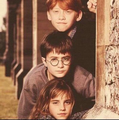 FAN ACCOUNT | Harry Potter is my past, present and future. Interagir, informar, conversar e muito mais. Moderadoras: Daniela e Julie. Criado em: 16/04/10
