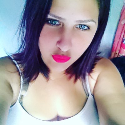 EmilyFaquim's profile picture. Se for pra dar valor, dê valor agora, porque o coração não acumula bônus.