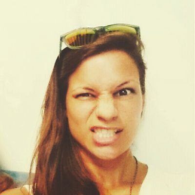 LassieCopata's profile picture. Suelo hacer barquitos de papel con los tickets del Mercadona, me gusta comer con las manos, y a veces sueño en screener con audio latino.