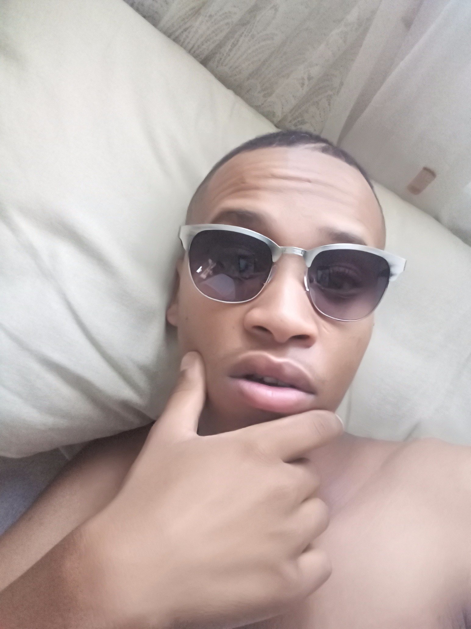 EdwardEsbie's profile picture. Child of God/Pathfinder/Adventist/Singer/Actor/Pigeon breeder/Tv Presenter/ #KCinspired!!