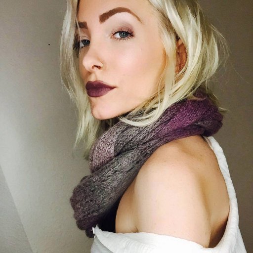 thegrayareagirl's profile picture. marketing director | freelance writer | modern cat lady