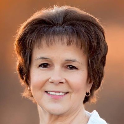 lindaframe12's profile picture. Public Figure, RN-Trauma, Published Author of book: Shattered, Refinisher, Musician 🎹, Golfer ⛳️