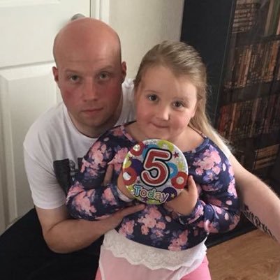 34 years old fi Edinburgh .love boxing n https://t.co/ZGAG3s1s4p 2 daughters are my world . Family is everything. impossible is nothing. sausage maker at crombies