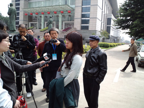 jingyi99's profile picture. 范燕琼的女儿