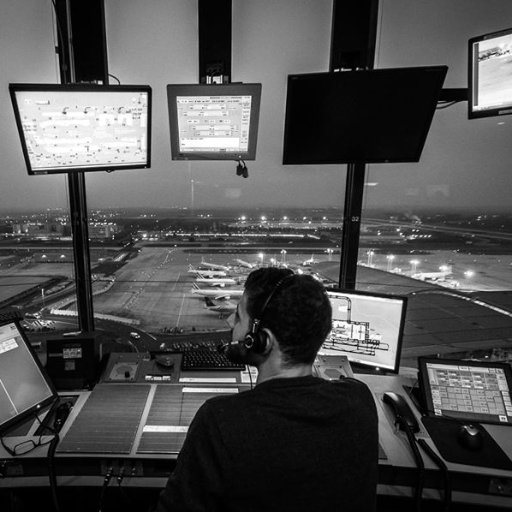 ATC trainee at LFPG/CDG ✈️🎙 | former Apron Controller | 🇫🇷 🇱🇧 | #Avgeek ✈ | #ApronBonjour