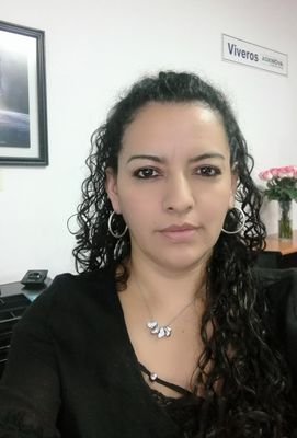 RosemaryCaal's profile picture. 