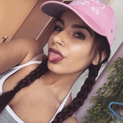 ocrnfan's profile picture. Fan de la jolie @ocrn_. Je suis pas une groupie, je l'admire juste, c'est vraiment un modèle pour moi suivez moi pour suivre son actualité  💗