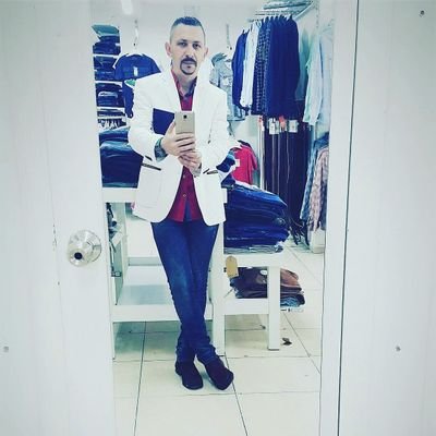 hyfh44's profile picture. Melankolia