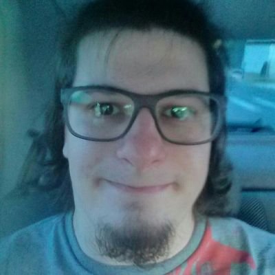 Tranquilo, apaixonado, Programador. SIGAM-ME OS BONS!!