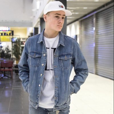 ChristianVs02's profile picture. Q