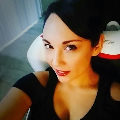 StormFoxFuuLoL's profile picture. #LeagueofLegends 💙 #7DaystoDie #GamerGirl 👾