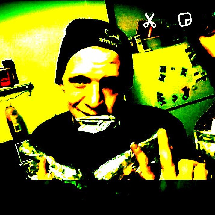 Crispy_Lispy or better know as just Lispy. I am an inspiring entertainer, and freestyle, producer, DJ of sorts. STAY TUNED FOR AMAZING CONTENT!!!!