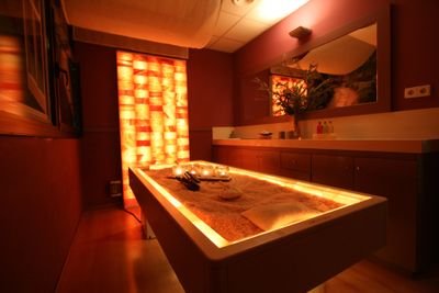 Cuida't tu centro de salud y estética, donde podrás encontrar todos lo que necesites. Fisio, osteopatia, faciales y corporales. Prat de la Riba, 91 08206
