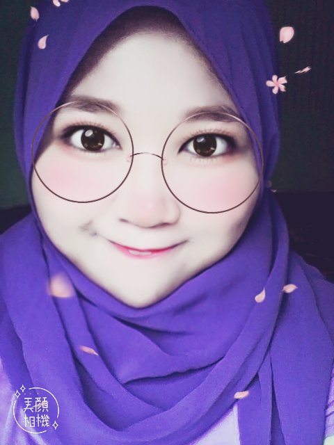 IeyrahhYusoff's profile picture. "Hari ini indah , Esok belum tentu" 
Terus tersenyum ☺