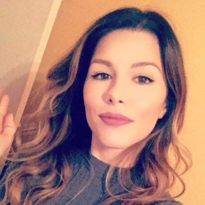 _natashawrites's profile picture. ✌ ❤