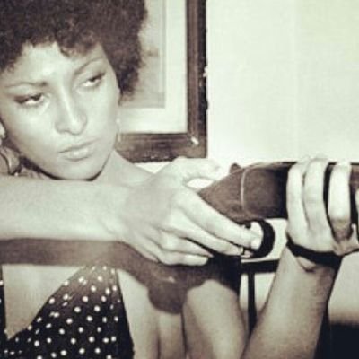 Cheeky_Monkey_C's profile picture. Exclusive merch.

Images inspire designs. 

Insta: cheeky_monkey_cases