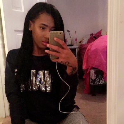 snapchat; goldenlaurenn
instagram; lauren_yoshida