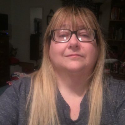 Loves: My daughter.. Blake Shelton..Big Bang Theory, the Voice, Designated Survivor and Speechless and anything Josh Gad.