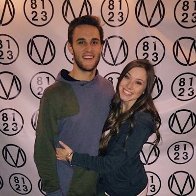 kurtkneee's profile picture. Married to my high school sweetheart.💗