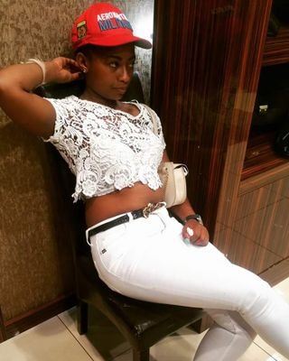 hlengiwecheron's profile picture. 