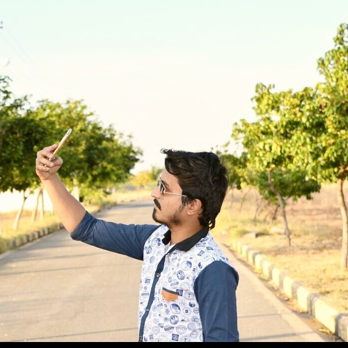 chakri_malkar's profile picture. 