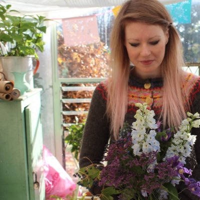 GardenMidnight's profile picture. Beth Litaunieks - Freelance Florist