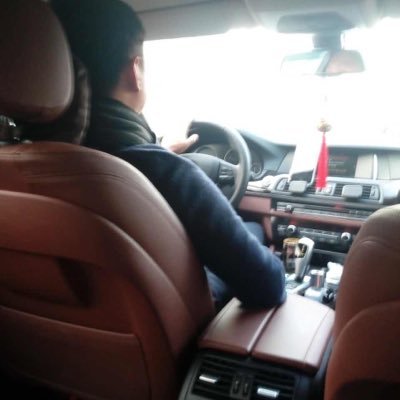whuiscool's profile picture. 