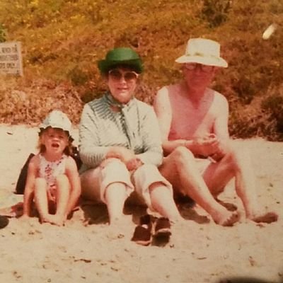 CamilleBird's profile picture. Things I found on the ground...