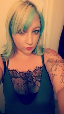 annieaplin's profile picture. life is perfect ❤👨‍👩‍👦‍👦