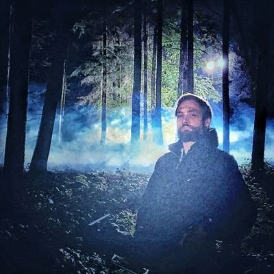 Writer, producer, director, bell-end. Managing director of Two-Headed Snake Entertainment LTD. Co-writer & Director of @good_tidings666.