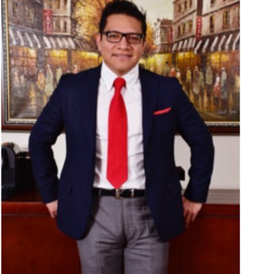 Asesor legal de empresas mexicanas y extranjeras, consultor en desarrollo de negocios y emprendimiento.