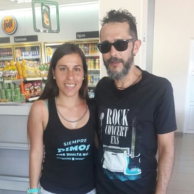 gisc10's profile picture. Creo en la vida, en la noche, en tu alma y no creo en todo lo demas. Creo en tu estrella,en aquella que busco en mi sueño mejor para poder luchar