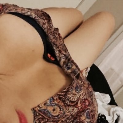 Pareja (con varias experiencias) en busca de gente mente abierta, cuckold, swinger, hotwife y toda clase de fantasía. Cuenta manejada por los 2