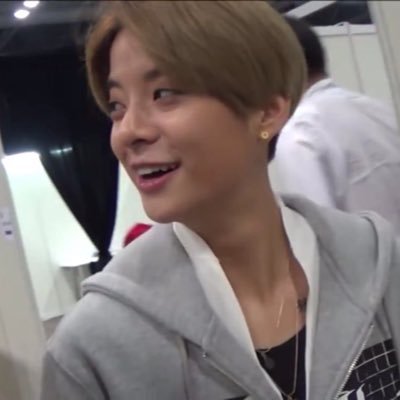 llama_TDB's profile picture. iron+xiumin+JISOO https://t.co/nsOOSDr9IF