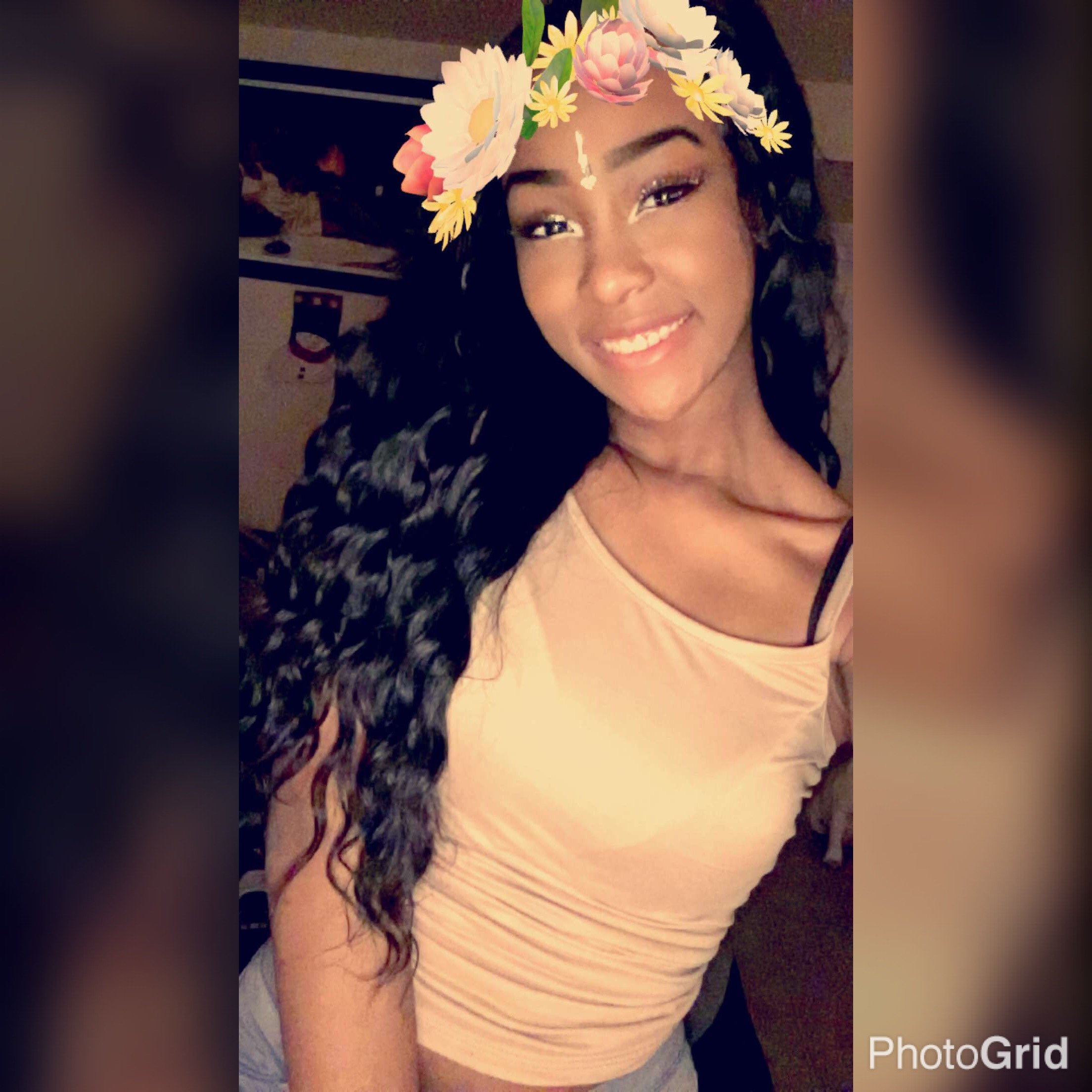 Snapchat: reneacruz
instagram: renea_real
Facebook: renea red