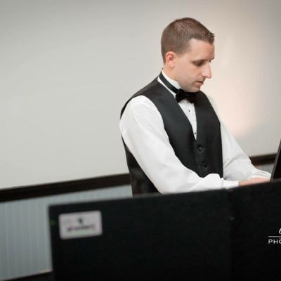 Professional DJ & Wedding Entertainer. I Love Music, Concerts, Basketball, Making Money & Having Fun!