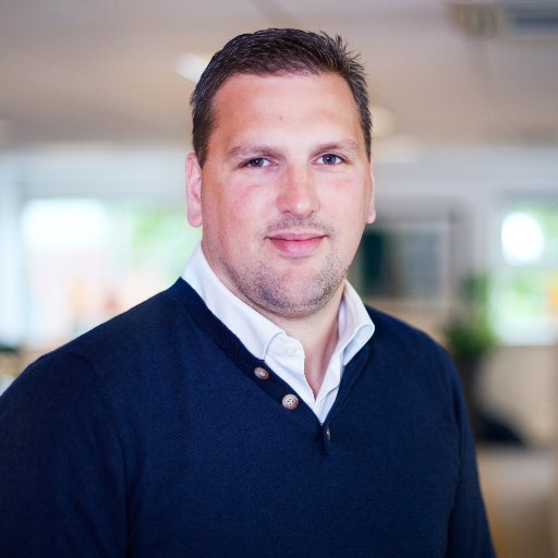 Asset Management Consultant at Ultimo. Tech Addict. Dad. Guitarist. Runner. Gamer.