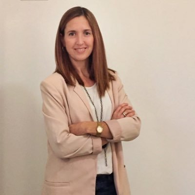 Diplomada en Turismo, apasionada del mar, las NNTT, la fotografía, y de Menorca! Y madre a full time!