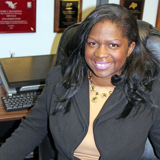 Robin Y. Richardson Profile