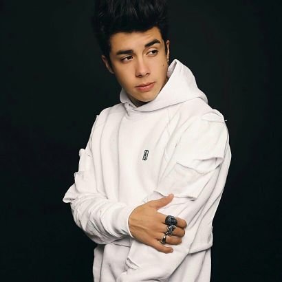 _Nadxiely11's profile picture. @mariobautista_ 11:14 Siempre Juntos, Oana, Ohana significa familia &' la familia nunca te abandona..#Caballeros, Proximamente en Youtube 
Sigue me & Te Sigo