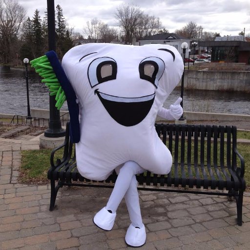 Dentist in Kemptville Ontario. Family & Cosmetic Dentistry in a State-of-the-Art Modern Office Tel. 613 321 3165