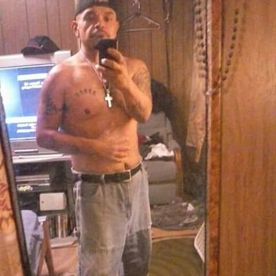 Laidbak- luvr of heavy rock but I listn to sum -hip-hop r&b -rap-sum Kenny chesney- zach Brown band -reba- willy fo shizzle