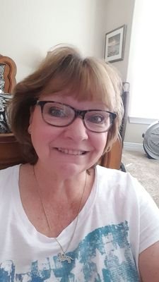 stephanie_kite's profile picture. Crafting, God, America and Family. Not in this particular order.