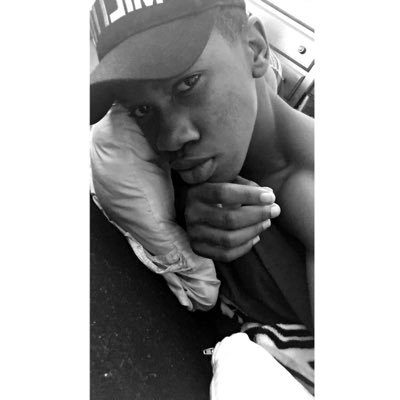 AhtramHenley's profile picture. look at me