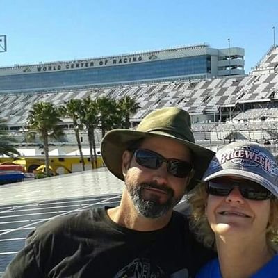 GIrv9's profile picture. moods change like the Florida weather...