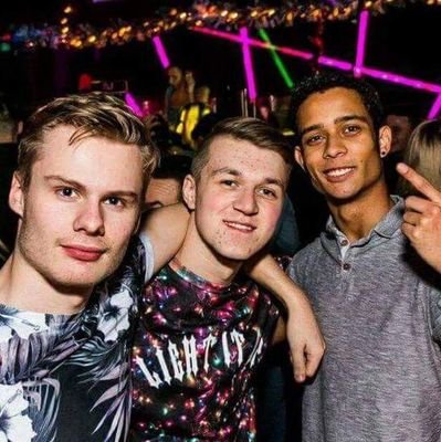 20 year old Brit - Occasionally uploads to YouTube (RedcoatGaming) or streams on Twitch (RedcoatG)
